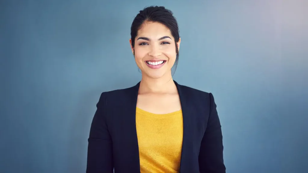 portrait photo of a young businesses professional woman