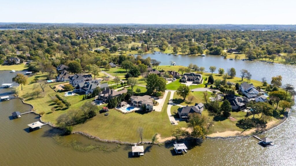 Aerial view of lakefront homes along the shoreline in Hendersonville, Tennessee.